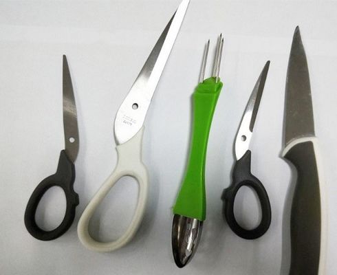 دستگاه قالب گیری تزریقی میز چرخشی عمودی 120 تن برای دسته قیچی